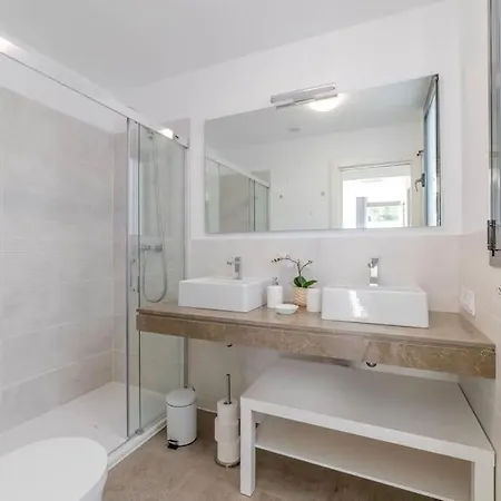 Ct 209 - Navigolf Penthouse -